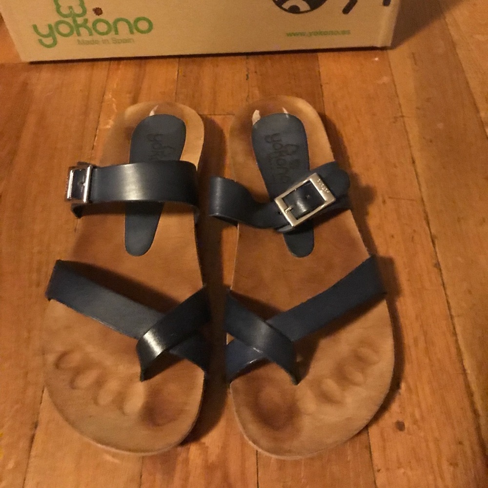 Yokono slip on